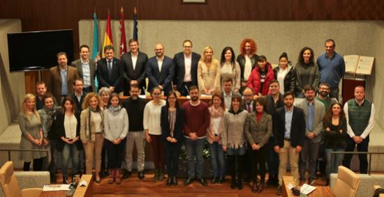 Alcaldes y concejales de la Red de Infancia y Adolescencia muestran en Legans el compromiso de sus ciudades con los ms pequeos con motivo del Da Universal del Nio