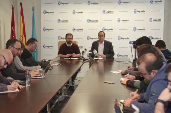 Santiago Llorente y Fran Muoz destacan la apertura de nuevas instalaciones y la puesta en marcha de las reformas que necesita Legans