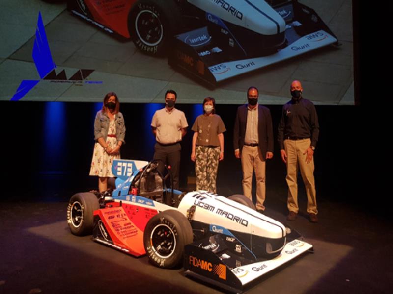 El alcalde asiste a la presentacin del monoplaza de competicin desarrollado por MAD Formula Team, el equipo formado por estudiantes de Grado y Mster de la UC3M